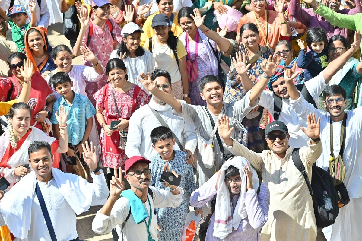 F.O.L.K. volunteers at an Evolve Pune community event