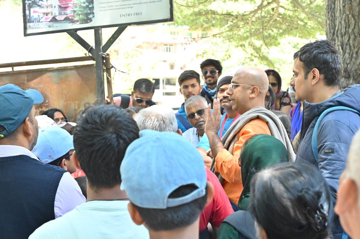 Evolve Pune pilgrims on a yatra to a holy place in India