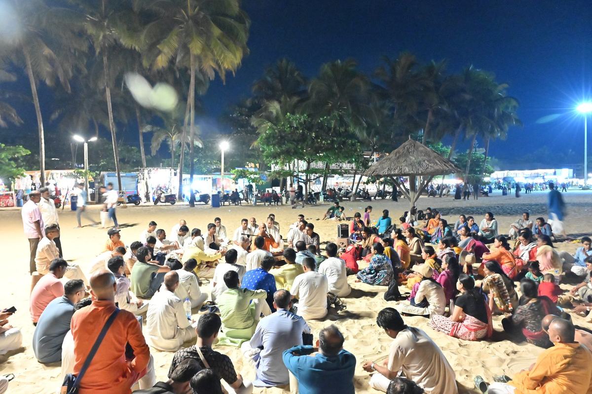 Evolve Pune pilgrims on a yatra to a holy place in India